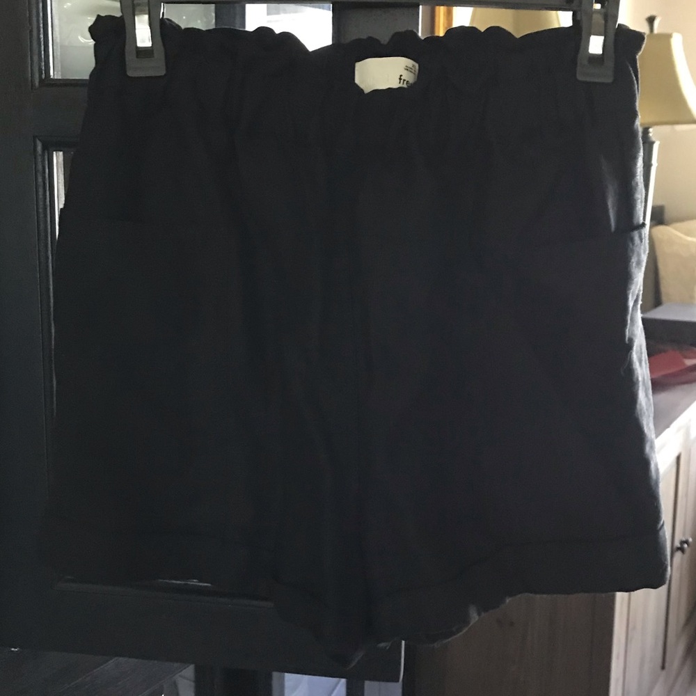 Aritzia WilfredFree Harulia High Waisted Shorts